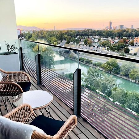 Sunrise Above Sky With Rooftop Pool Wien Exterior foto