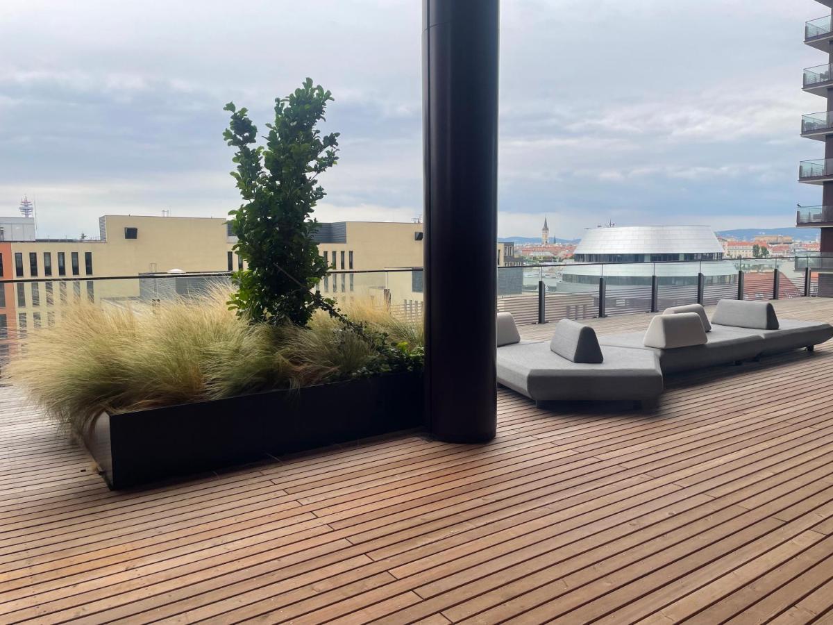 Sunrise Above Sky With Rooftop Pool Wien Exterior foto