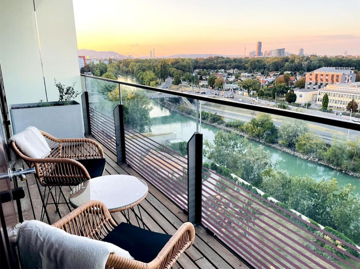 Sunrise Above Sky With Rooftop Pool Wien Exterior foto