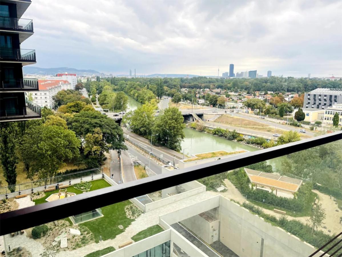 Sunrise Above Sky With Rooftop Pool Wien Exterior foto
