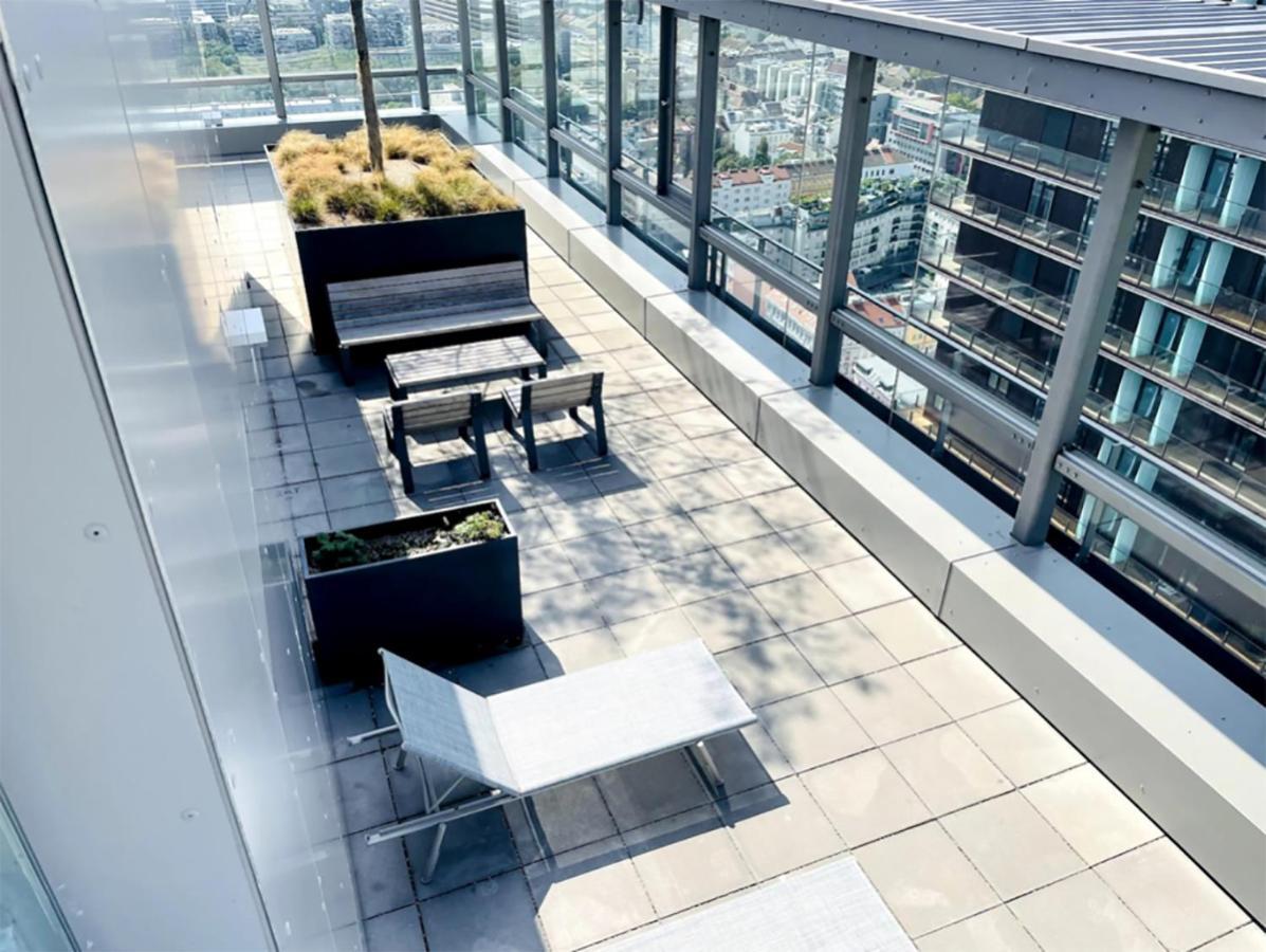 Sunrise Above Sky With Rooftop Pool Wien Exterior foto