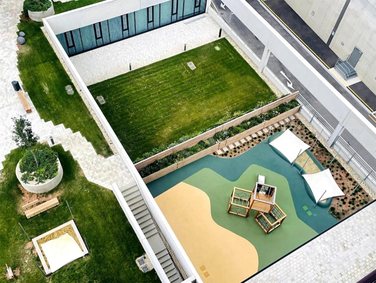 Sunrise Above Sky With Rooftop Pool Wien Exterior foto