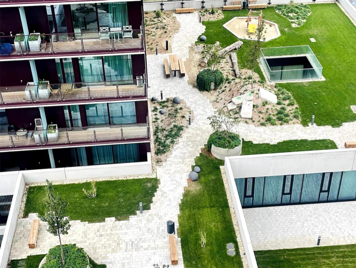 Sunrise Above Sky With Rooftop Pool Wien Exterior foto